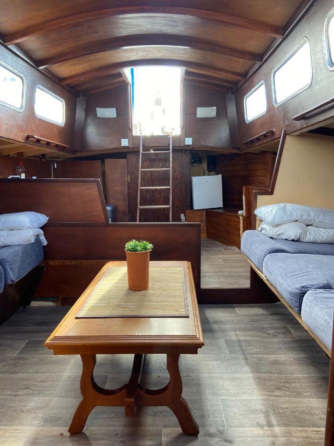 Fantastic Sailing Boat To Sleep In Barcelona Exterior foto