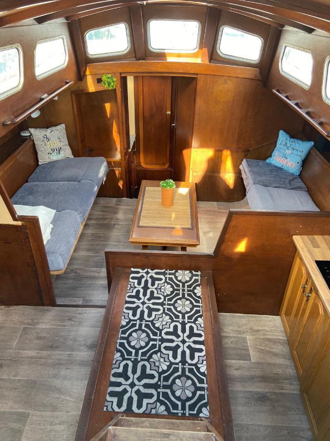 Fantastic Sailing Boat To Sleep In Barcelona Exterior foto