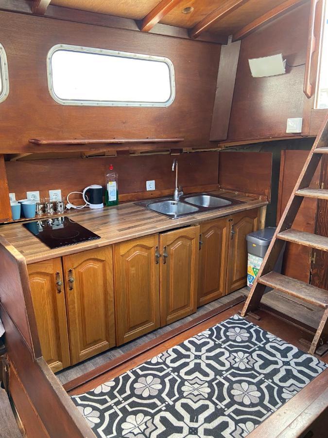 Fantastic Sailing Boat To Sleep In Barcelona Exterior foto
